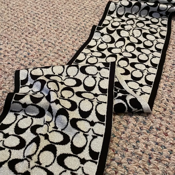 Coach sparkly scarf - Picture 4 of 6